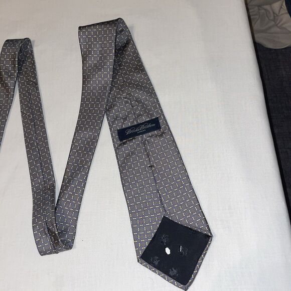Brooks Brothers Makers Men’s Dress Tie Size 57” Gray Chain Motif Silk Business - Picture 9 of 12